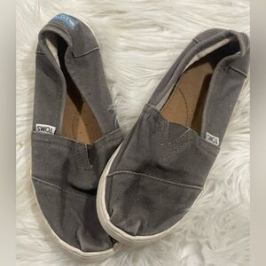 Toms, woman’s, flats, gray, SZ 4.5